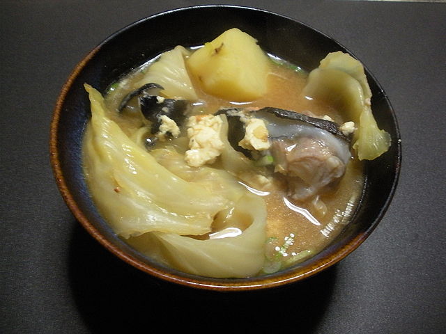 ゴッコ汁 (terjemahan "ゴッコ汁"): "Serpihan Rasa dari Sungai"