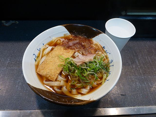 きしめん (terjemahan "きしめん" ke dalam bahasa Indonesia): "Menyelusuri Jalur Rasa Rata"