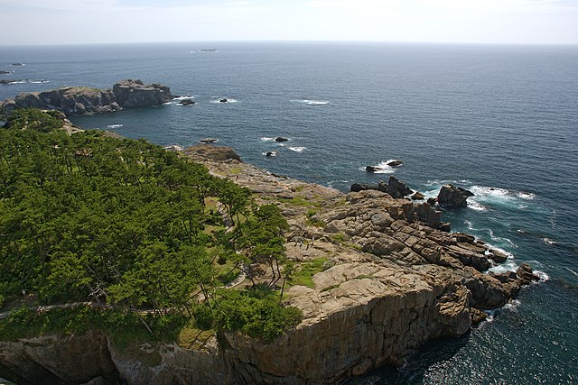 日御碕(Shiozaki): "Cahaya Senja di Ujung Tanah"