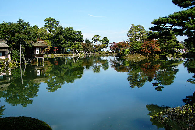 兼六園(Taman Enam Keindahan): "Simfoni Alam dalam Keheningan"
