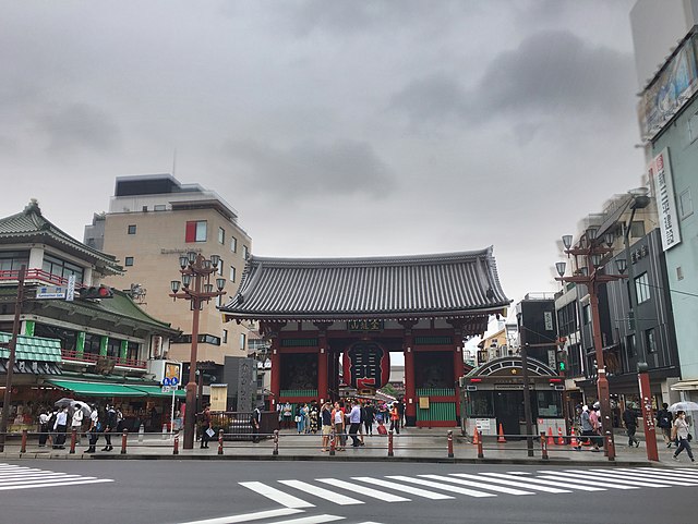 浅草(Asakusa): "Jejak Tradisi di Bawah Langit Tokyo"