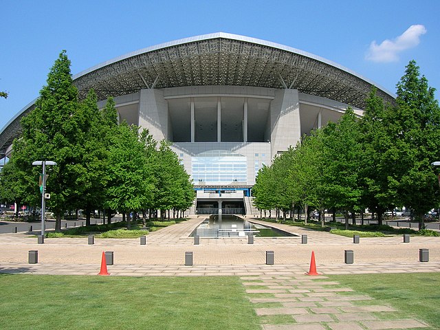 埼玉スタジアム2002(Stadion Saitama 2002): "Melodi Sepak Bola di Bawah Langit Biru"
