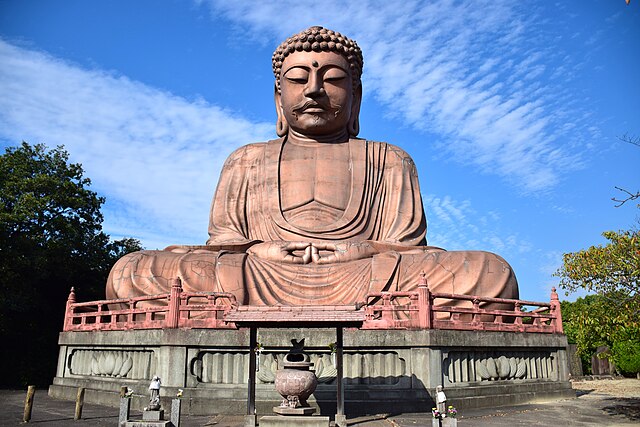 聚楽園大仏(Patung Besar di Taman Juuraku): "Keagungan dalam Keheningan"