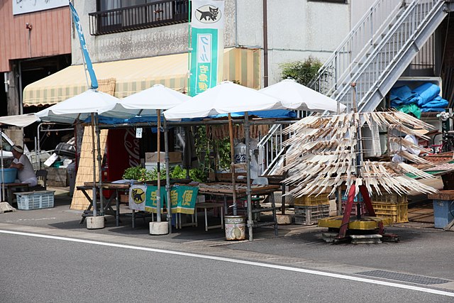 呼子朝市(Pasar Pagi Yobuko): "Simfoni Rasa di Pagi Hari"