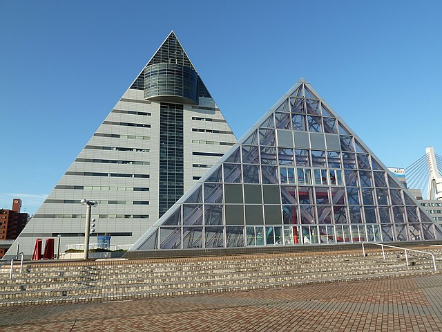 青森県観光物産館アスパム (Pusat Wisata dan Produk Aomori): "Simfoni Budaya di Tanah Aomori"
