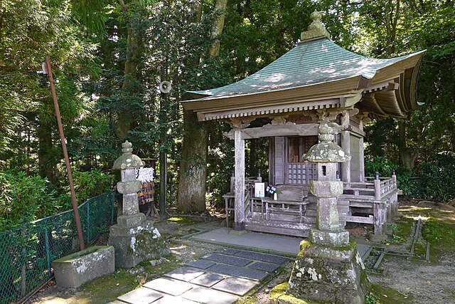 衣川館(Rumah Sungai Pakaian): "Harmoni Alam dan Tradisi"