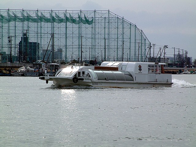 信濃川ウォーターシャトル(Sungai Shinano yang Menari di Air): "Melodi Air di Sungai Shinano"