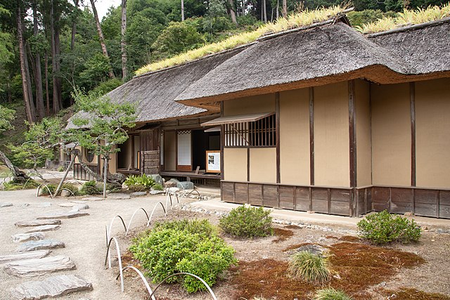 西山荘(Rumah di Bukit Barat): "Keheningan Alam di Puncak Senja"