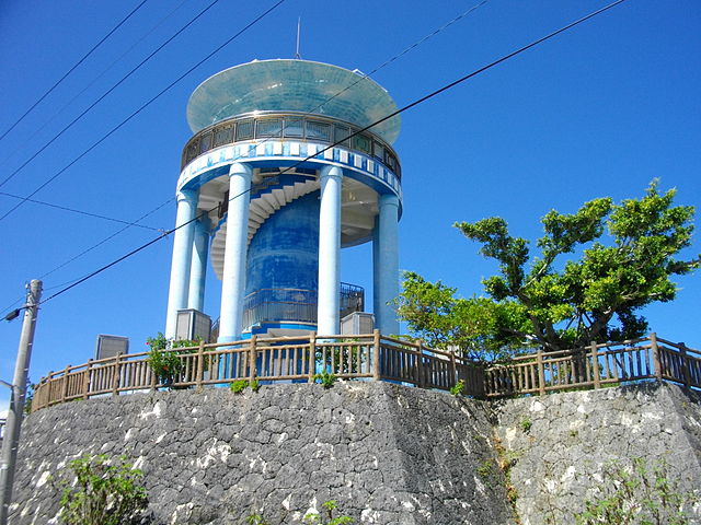 山巓毛(Puncak Bulu): "Keindahan Tersembunyi di Puncak Awan"